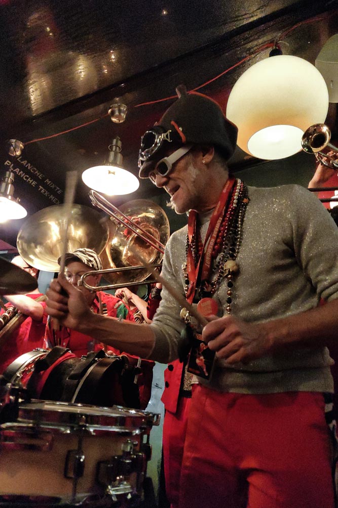 Les Kosmonots à l'Harmony Café
